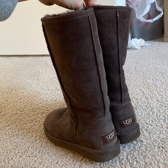 UGGS 100% authentic tall chocolate - Picture 3 of 6